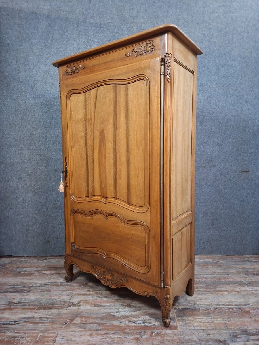 armoire de style Louis XV en bois massif.-photo-5