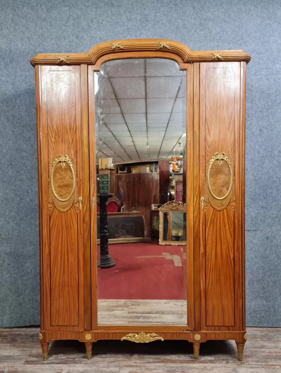 Armoire‑bibliothèque Louis XVI en marqueterie, vers 1850‑1880-photo-1