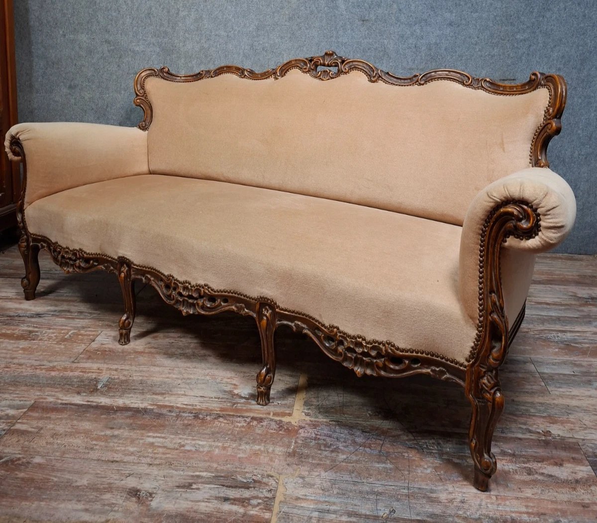 Carved Walnut Sofa – Louis XV Style – 20th Century-photo-5
