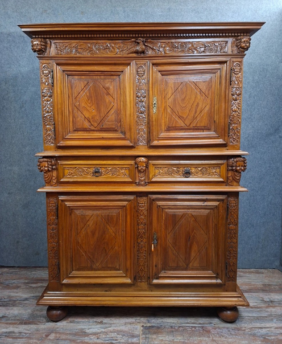 buffet deux corps richement sculpté en noyer – Style Renaissance – XIXe siècle