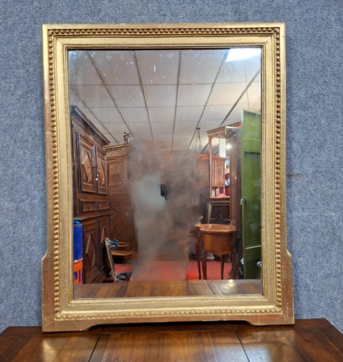 Miroir ancien à frise de perles en bois doré – époque XIXe siècle