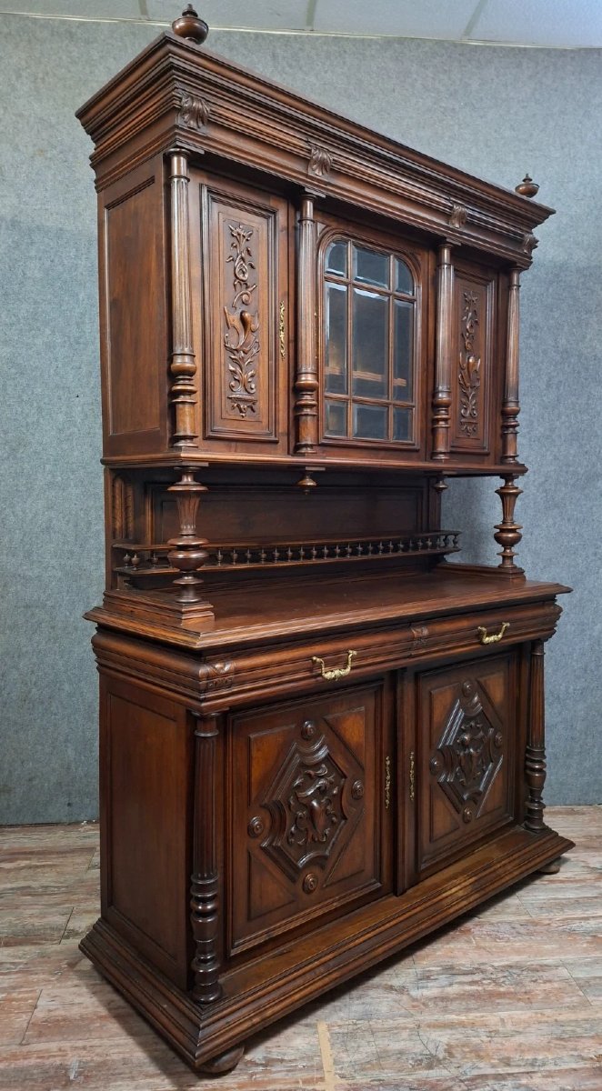 Buffet deux corps richement sculpté – Style Henri II en noyer-photo-1