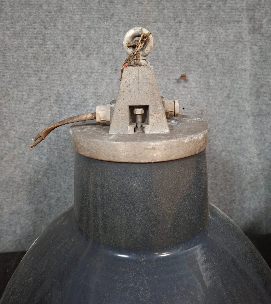 Paire de suspensions industrielles en tôle émaillée – XXe siècle ( lot A)-photo-2