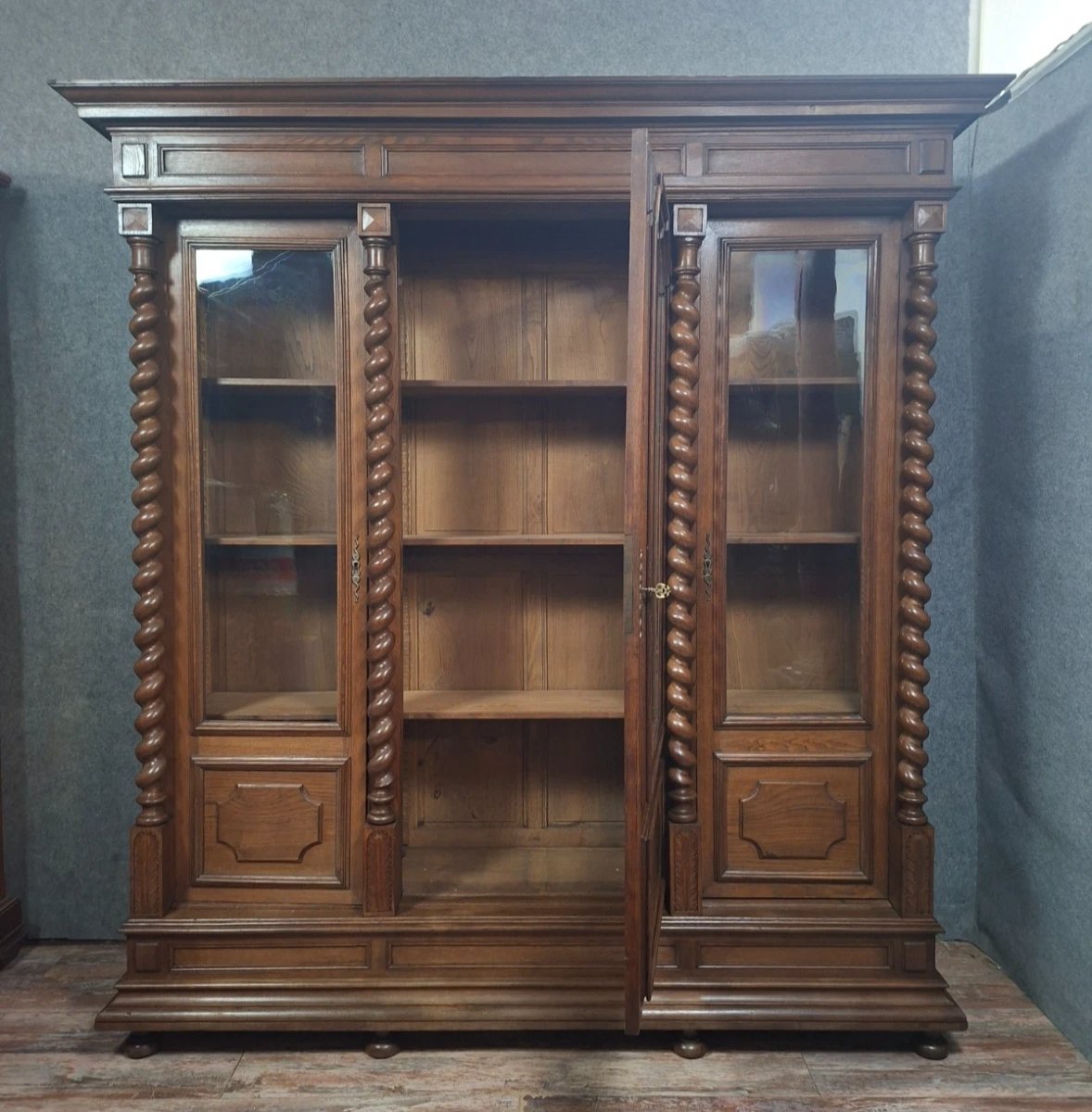  bibliothèque en chêne massif de style Louis XIII, travail du XIXe-photo-4