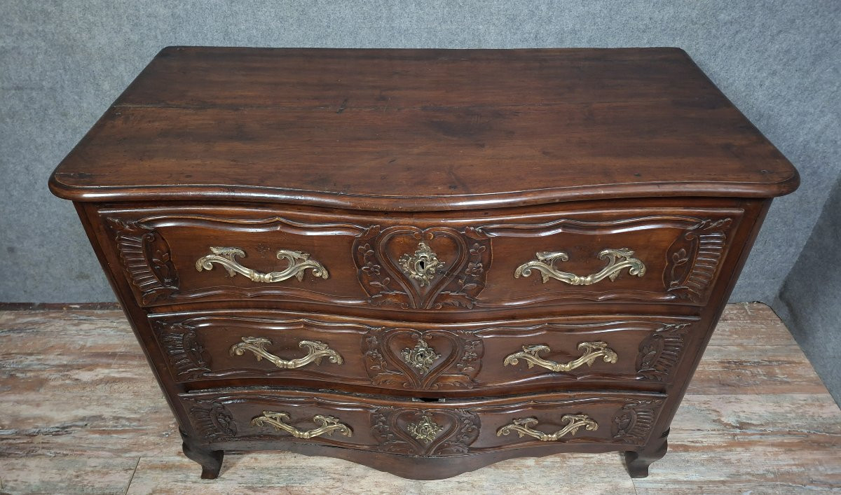 Commode Lyonnaise d’époque Louis XV/ XVIIIeme en noyer mouluré et sculpté-photo-4