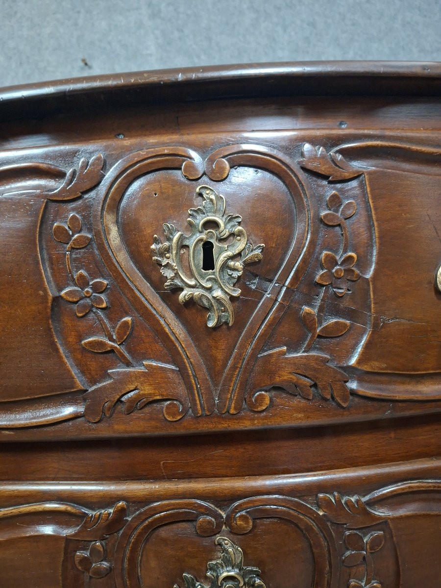 Commode Lyonnaise d’époque Louis XV/ XVIIIeme en noyer mouluré et sculpté-photo-1