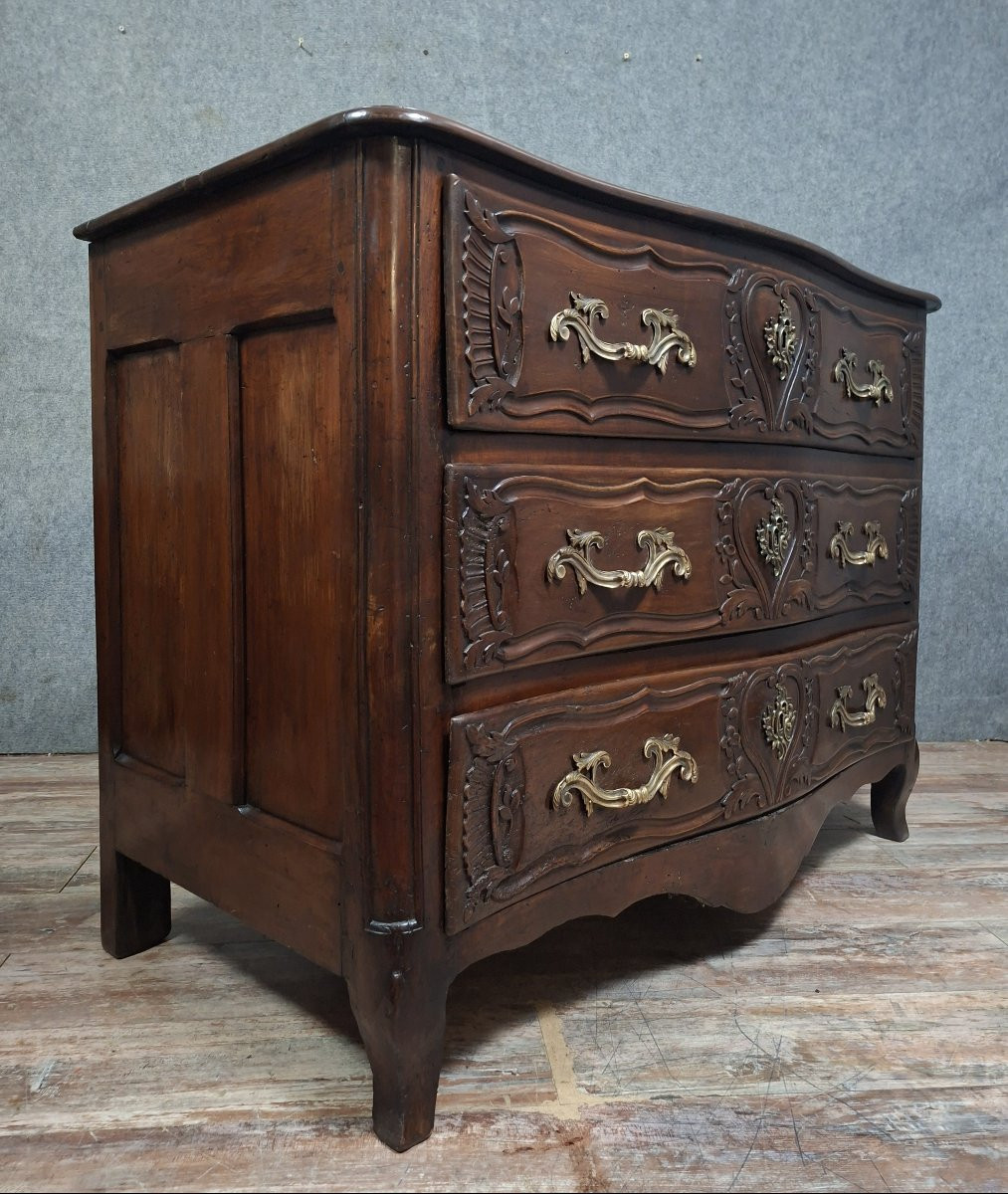 Commode Lyonnaise d’époque Louis XV/ XVIIIeme en noyer mouluré et sculpté-photo-4