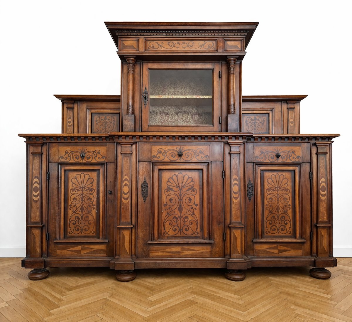 buffet deux-corps en noyer Renaissance / XVIIeme.