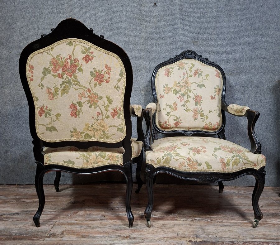 paire de fauteuils de style Louis XV, en bois mouluré et sculpté, laqué noir-photo-4