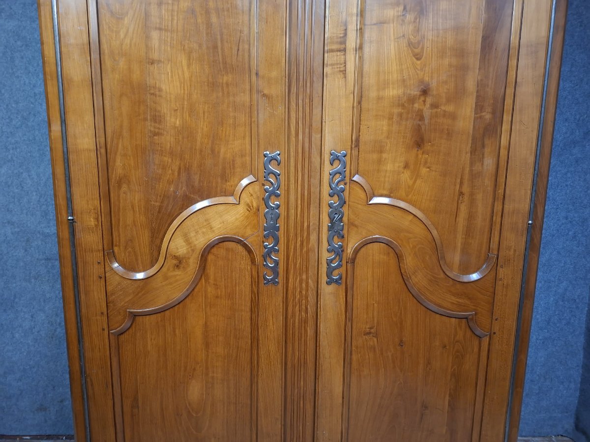 Solid Cherrywood Wardrobe Late 18th - Early 19th Century-photo-4