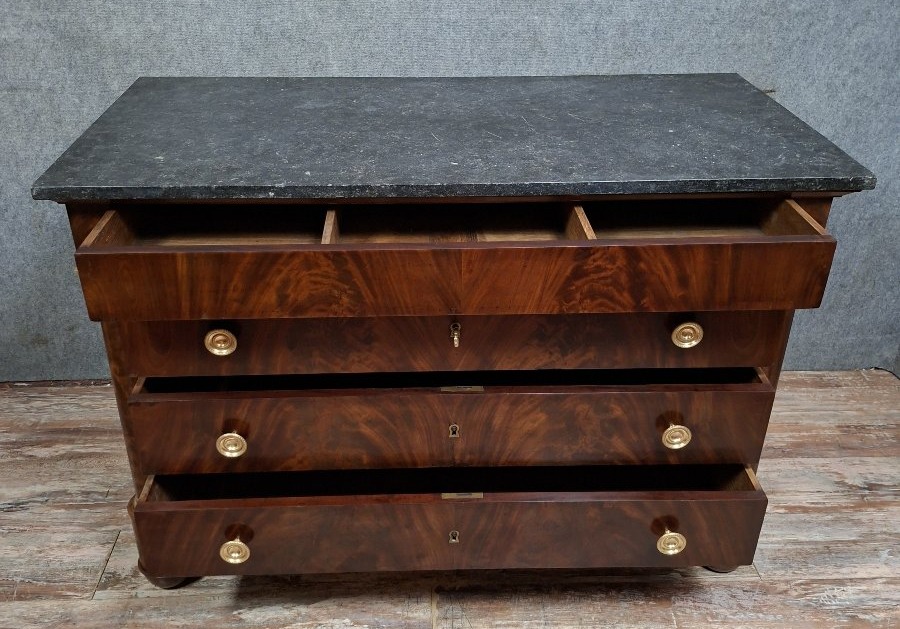 Commode Empire en acajou et placage d’acajou flammé, époque XIXᵉ siècle.-photo-2
