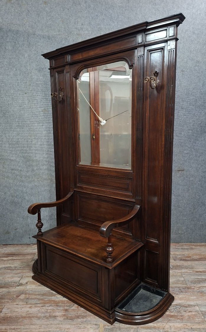 Entrance Checkroom With Mirror And Built-in Chest, A. Huguet House. Huguet House, 20th Century.-photo-3