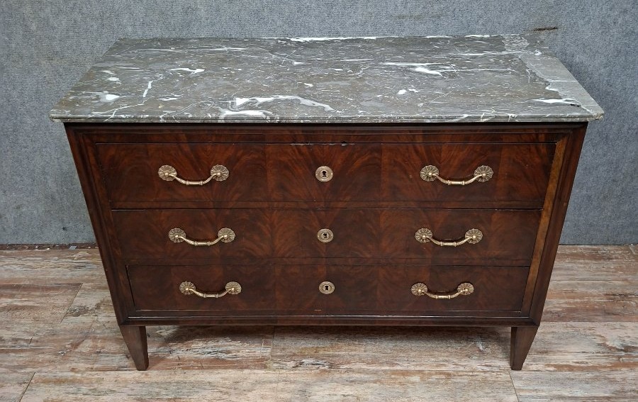 Louis XVI Period Mahogany And Flamed Mahogany Veneer Chest Of Drawers-photo-3