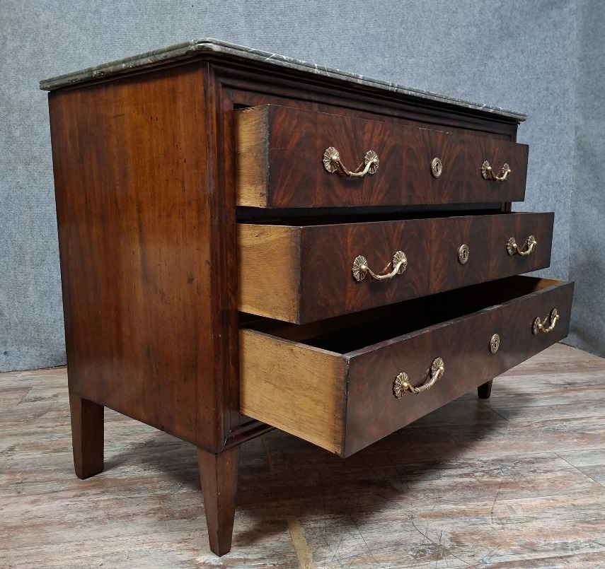 Louis XVI Period Mahogany And Flamed Mahogany Veneer Chest Of Drawers-photo-3