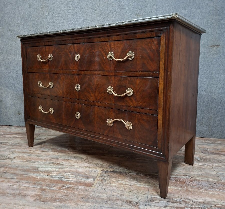 Louis XVI Period Mahogany And Flamed Mahogany Veneer Chest Of Drawers