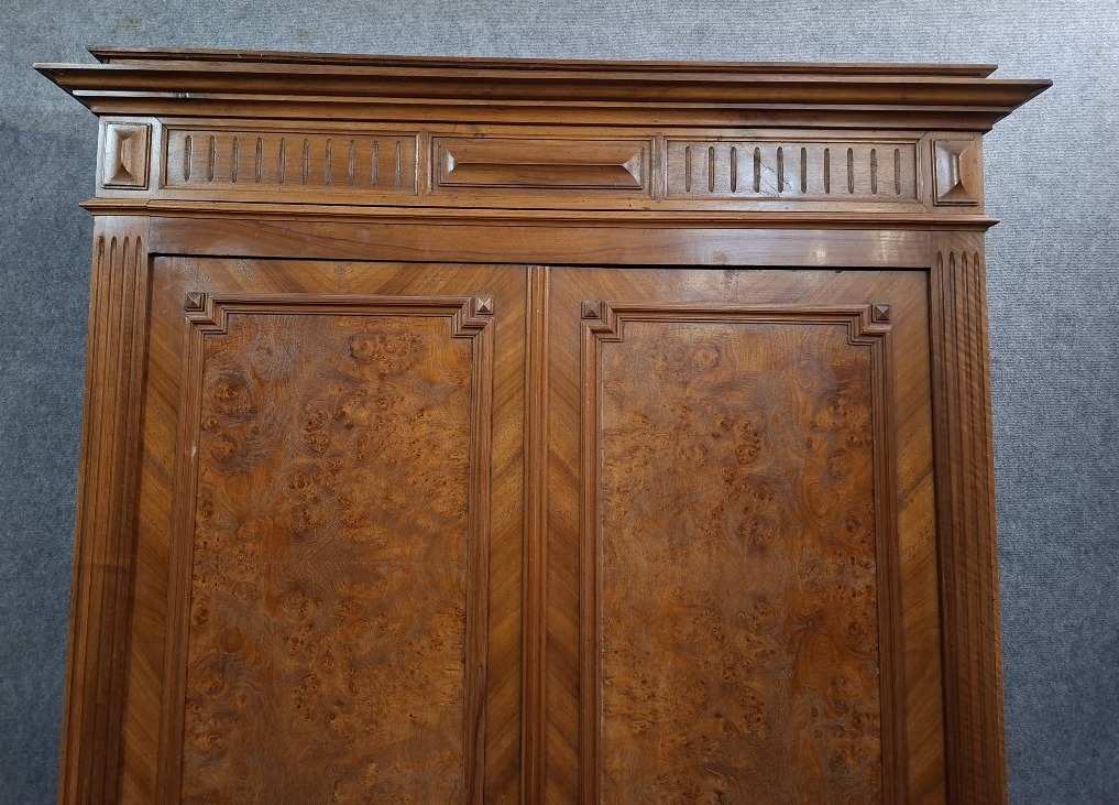 Armoire de mariage en noyer et placage de ronce, travail français fin du XIXeme-photo-2