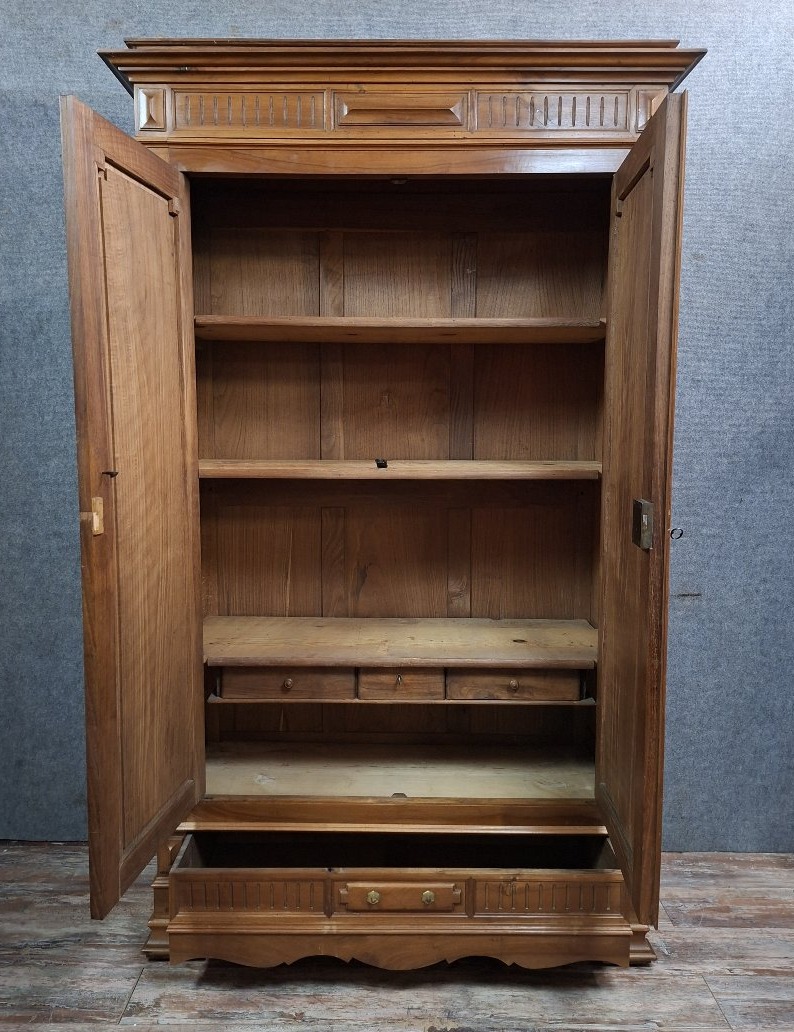 Armoire de mariage en noyer et placage de ronce, travail français fin du XIXeme-photo-4