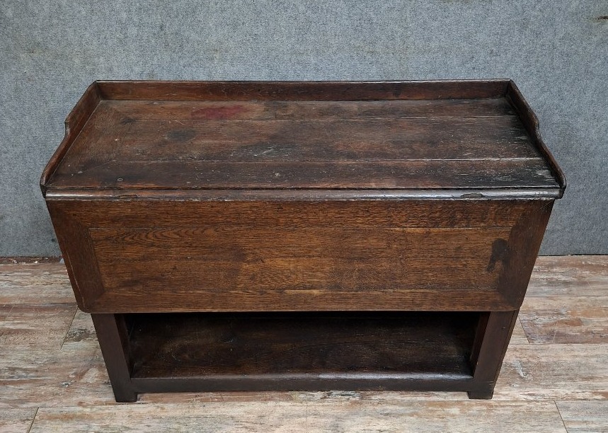 Antique Butcher Block In Solid Oak, 19th Century French Craftsmanshipᵉ-photo-1