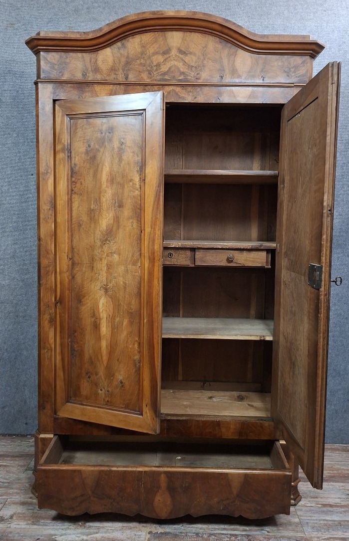 Armoire Louis-Philippe en noyer et placage de noyer, époque XIXᵉ siècle.-photo-2