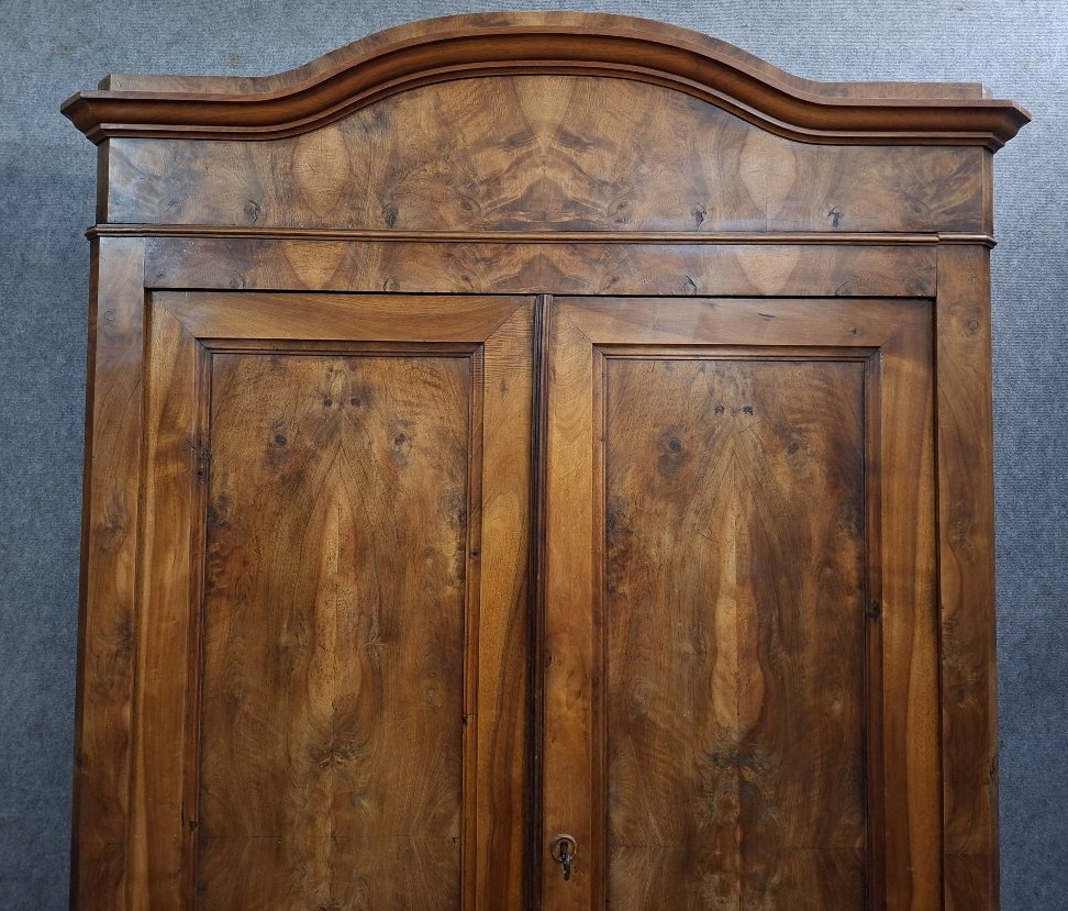 Armoire Louis-Philippe en noyer et placage de noyer, époque XIXᵉ siècle.-photo-4