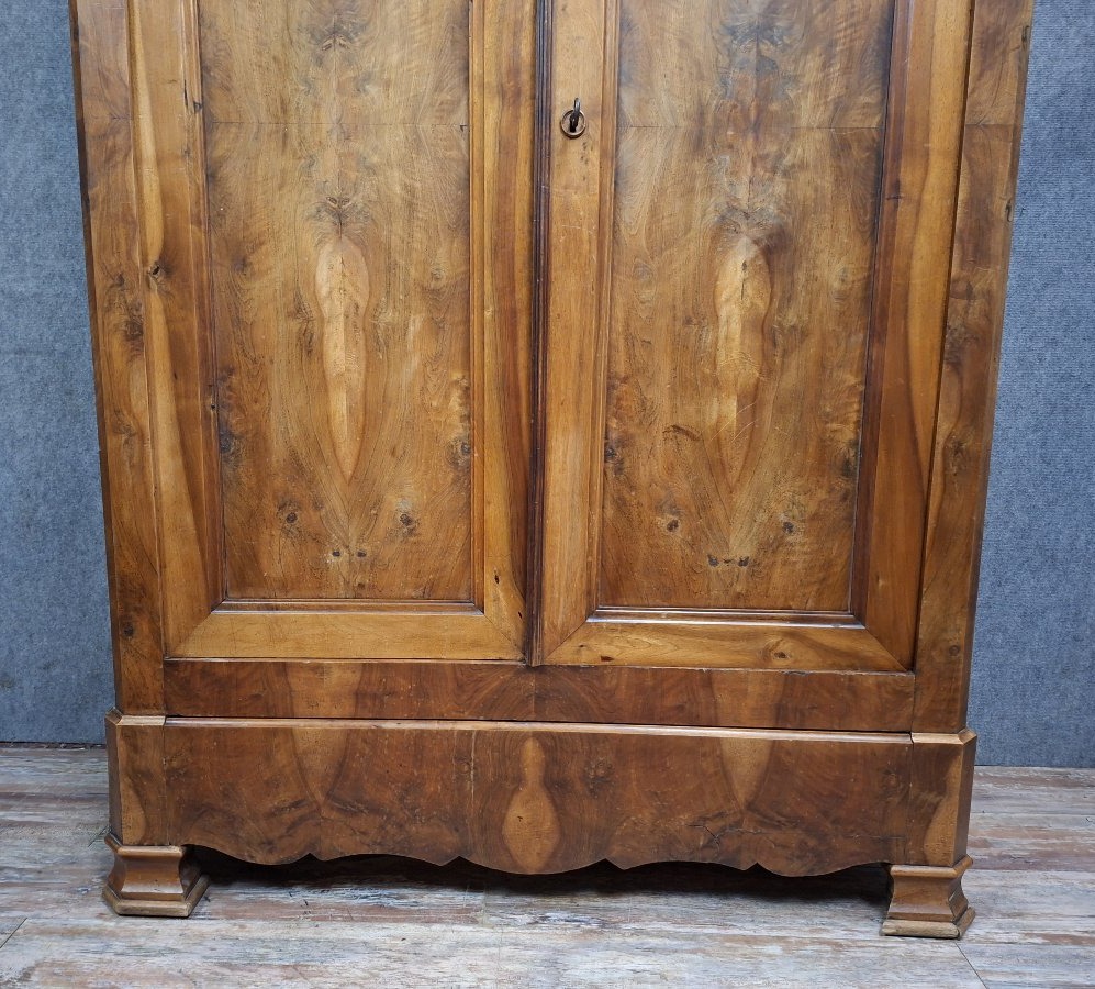Armoire Louis-Philippe en noyer et placage de noyer, époque XIXᵉ siècle.-photo-2