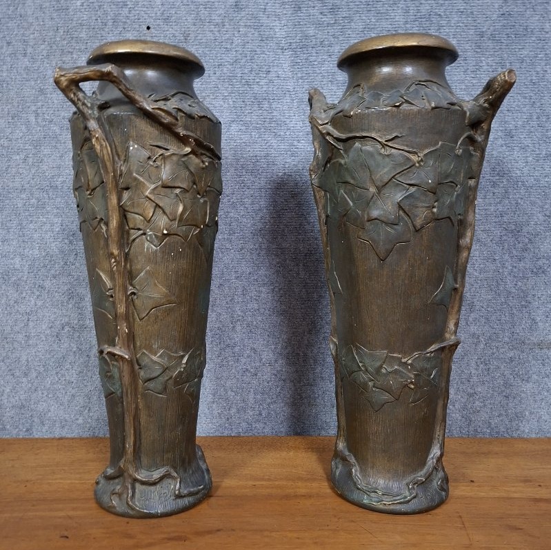 Paire de grands vases Art Nouveau en terre cuite à patine bronze.-photo-4