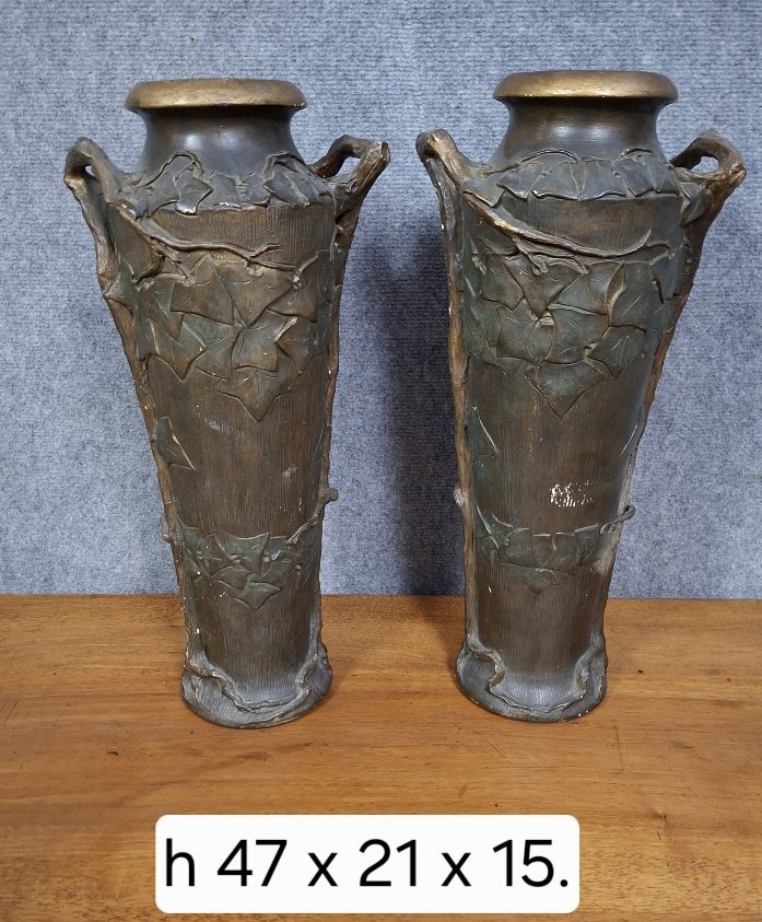 Paire de grands vases Art Nouveau en terre cuite à patine bronze.-photo-3
