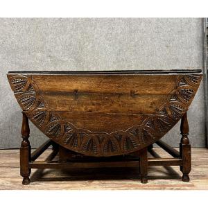 Monumental Gateleg Table In Carved Solid Walnut 17th Century / 196cm