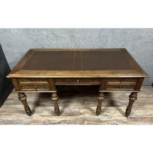 Grand Bureau De Centre A Tirettes Style Renaissance En Noyer / 248cm  