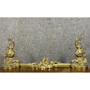 Imposing Gilt Bronze Fireplace Bar Decorated With Scrolls, Acanthus Leaves And Openwork Vases