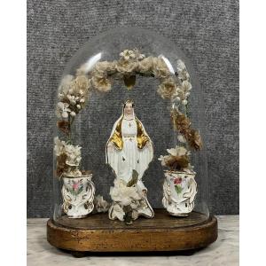 Composition Under A Glass Dome: Statue Of Mary In Golden Porcelain 