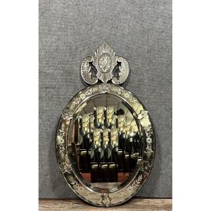 Important Oval Venice Mirror With Pediment 