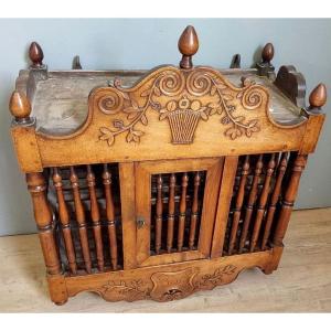 Louis XV Period Provencal Panetière In Carved Walnut 