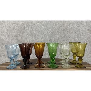 Biot: Magnifique Série De 12 Verres Bullés De 6 Couleurs Différentes  