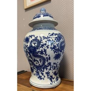 Important Chinese Porcelain Covered Vase 