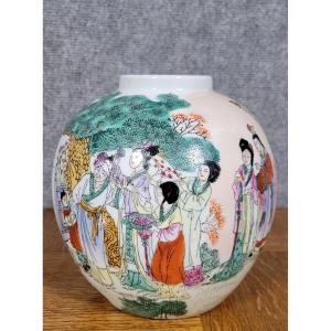 Asie XXeme : vase boule ou pot a gingembre en porcelaine