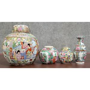Asie XXeme : quatre pièces de forme en porcelaine
