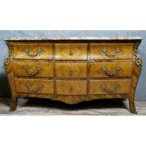 très importante commode galbée style Louis XV en marquéterie 
