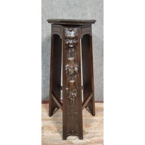 Selette ou piédestal style Renaissance en bois sculpté