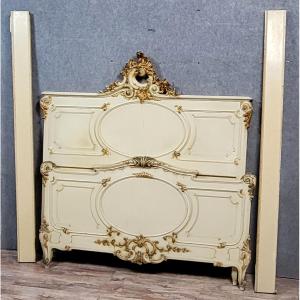 Grand lit de centre Venitien style Louis XV baroque en bois laqué et doré 