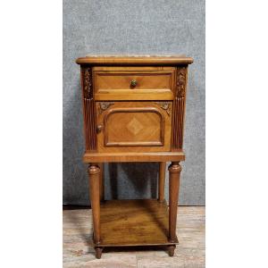 Table de nuits ou chevet style Louis XVI en noyer 