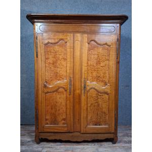 Armoire Louis XV région Bressane en noyer massif, époque XVIIIe siècle