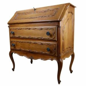 Commode scriban de style Louis XV en noyer– XXe siècle