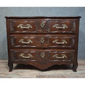 Commode Lyonnaise d’époque Louis XV/ XVIIIeme en noyer mouluré et sculpté