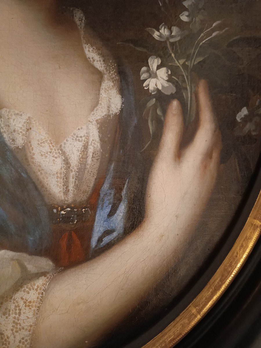 Attribué à H. van der Mijn (1684-1741) - Portrait De Jeune Fille Tenant Un Bouquet De Fleurs-photo-3