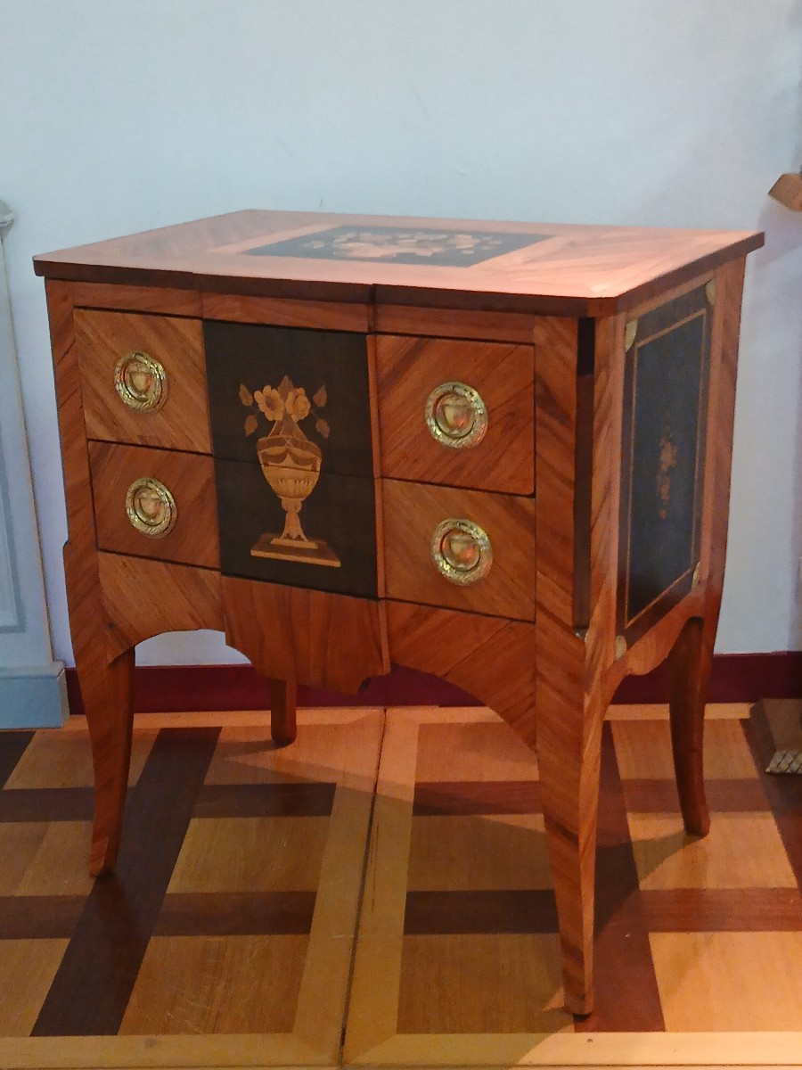 Louis XV-xvi Transition Period Chest Of Drawers, 18th Century 