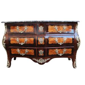 Commode tombeau Estampillée Leonard BOUDIN , époque Louis XV,  18ème 