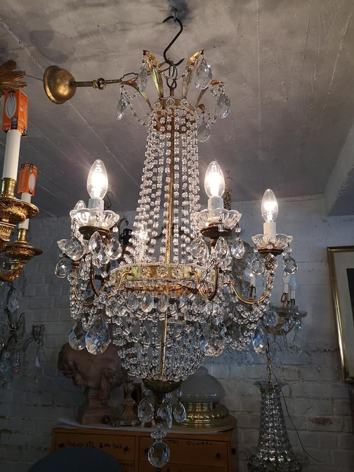 Luminaire italien de type baroque romantique montgolfière à pampilles 