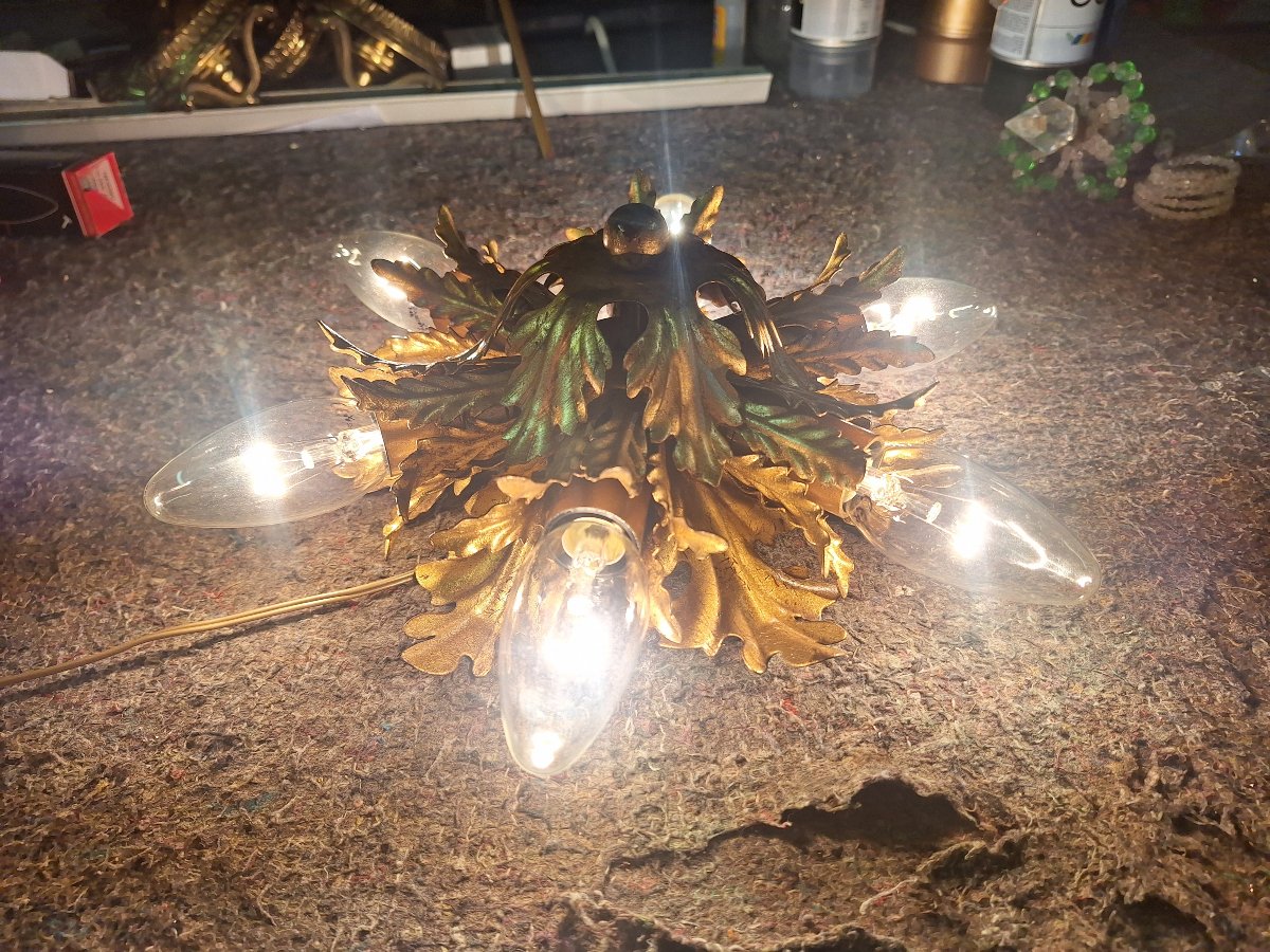 Petit plafonnier italien baroque romantique au décor végétal vers 1970 -photo-2