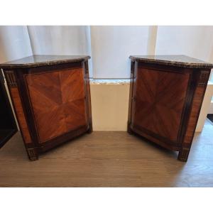 Paire d'encoignures marquetées de style Louis XVI vers 1830